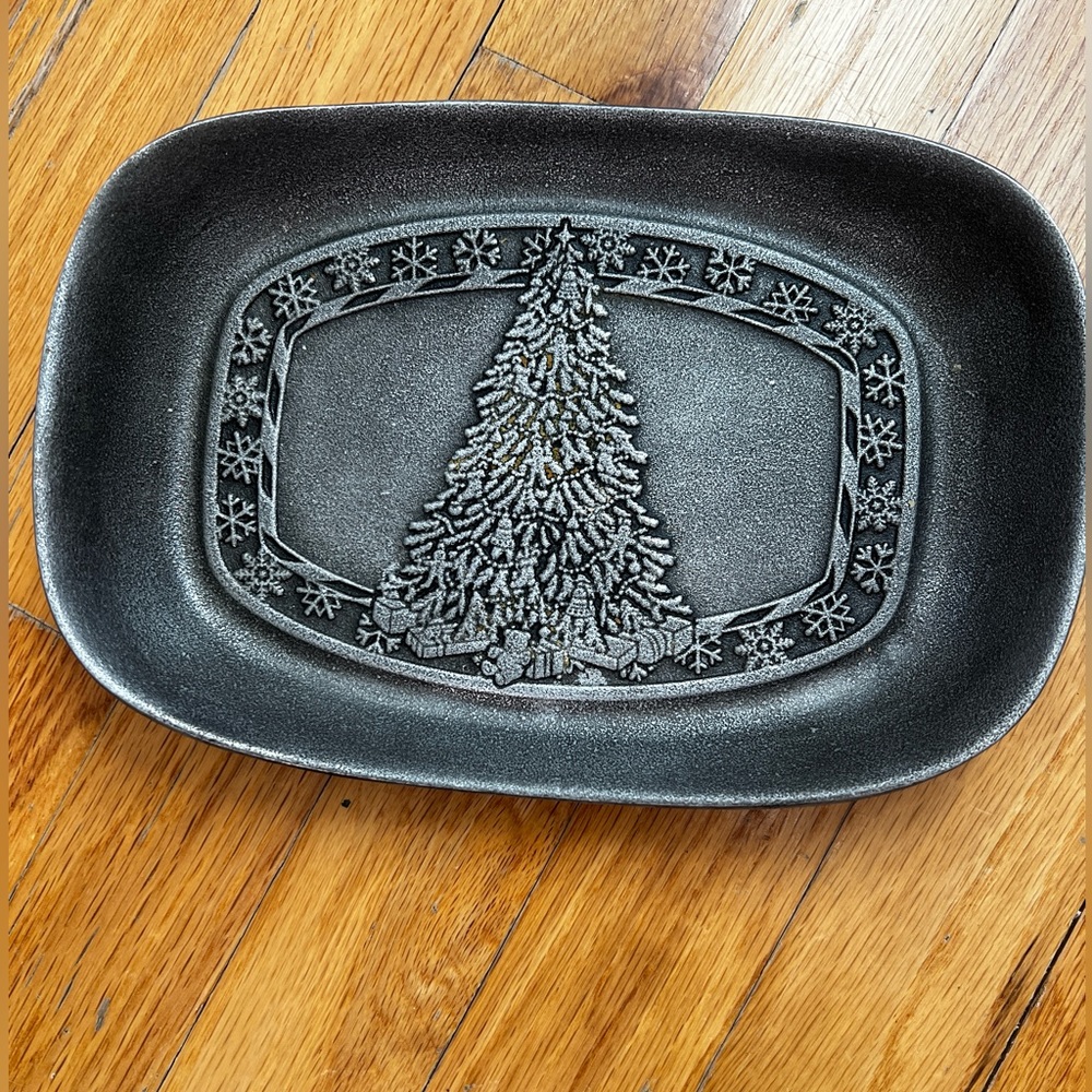Wilton Christmas Tree Dish